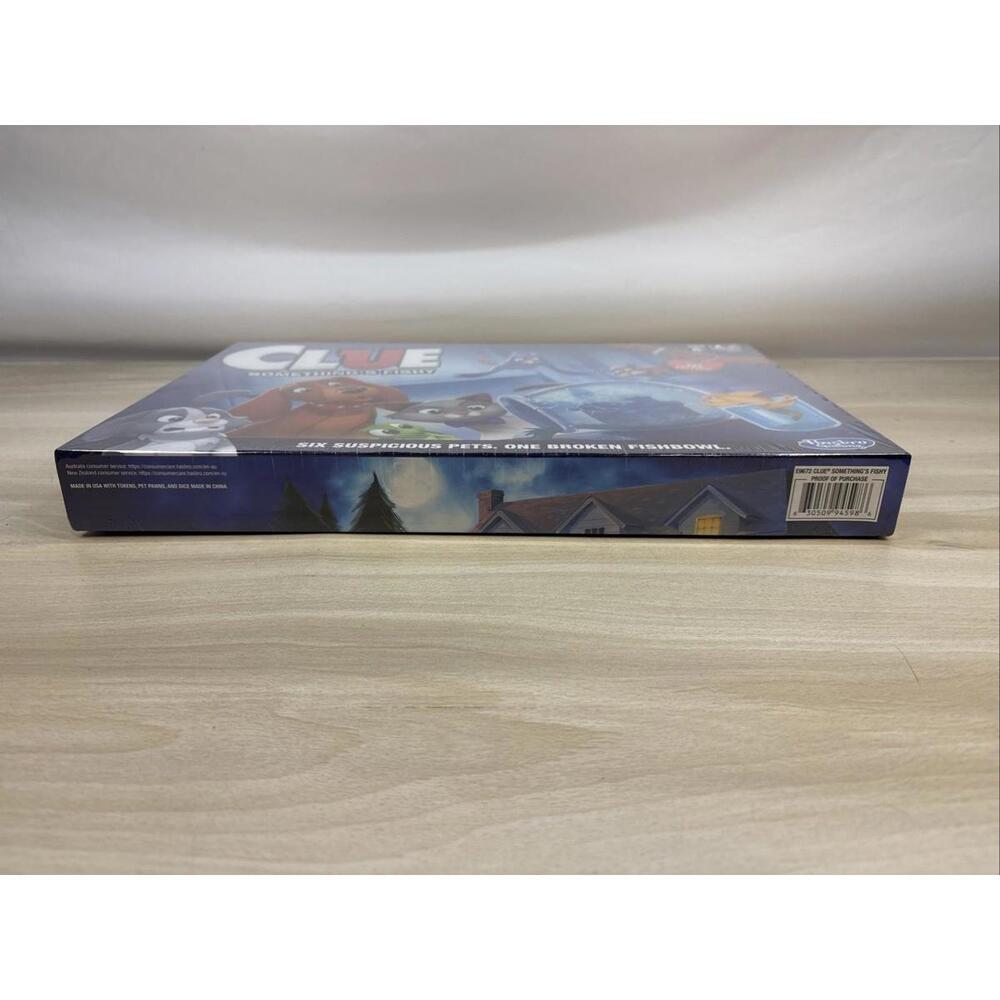 CLUE SOMETHINGS FISHY HASBRO BOARDGAME E9672 PET EDITION BRAND NEW SEALED!!! - Picture 5 of 6